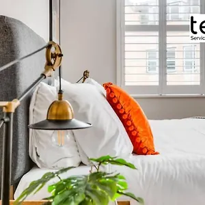  Apartment Stunning Centre Two Bedroom With Free Parking At Tent Serviced
