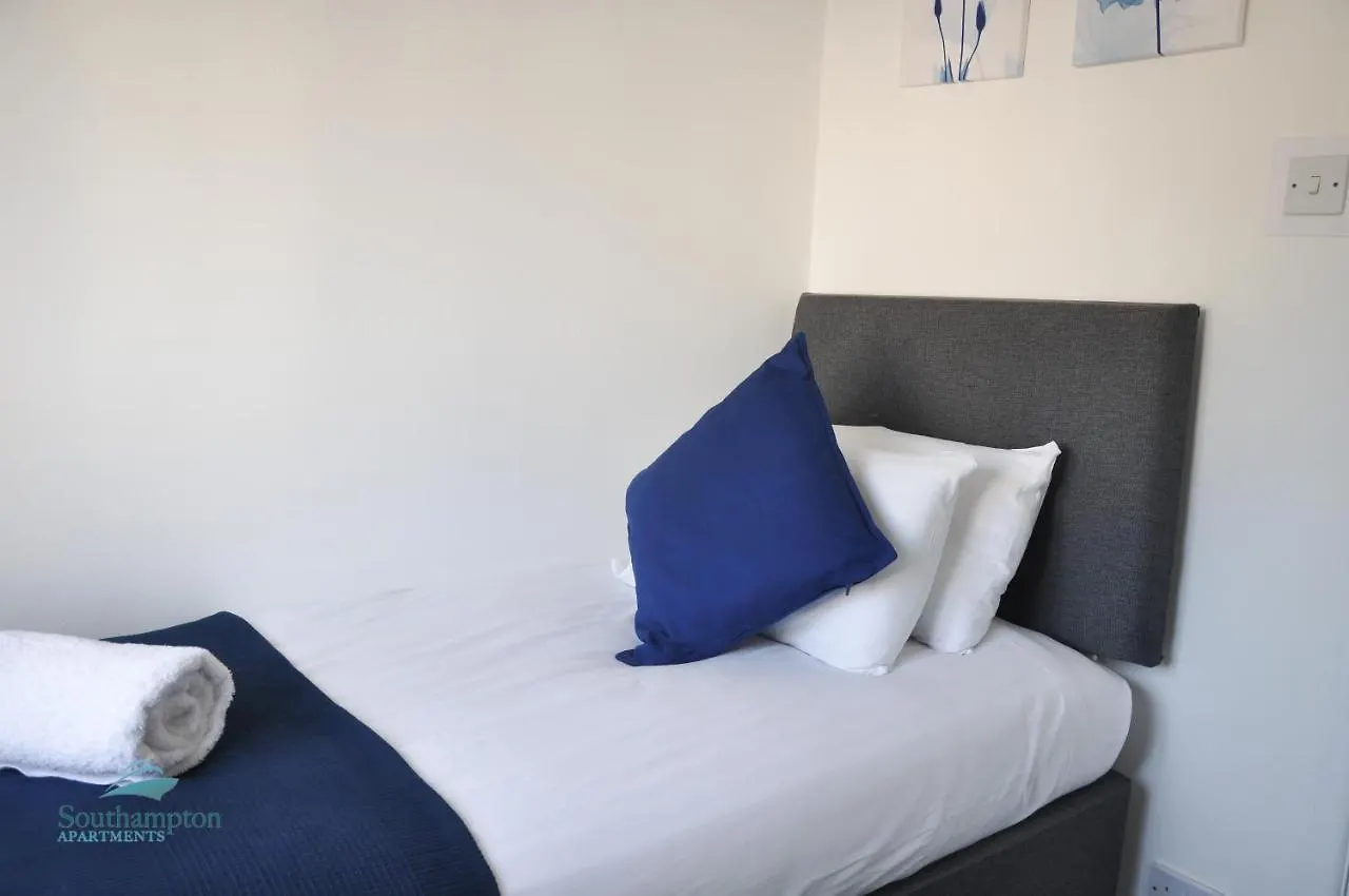 St James House Villa Southampton Holiday home